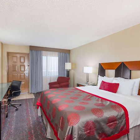 Ramada By Wyndham San Diego National City Exterior photo
