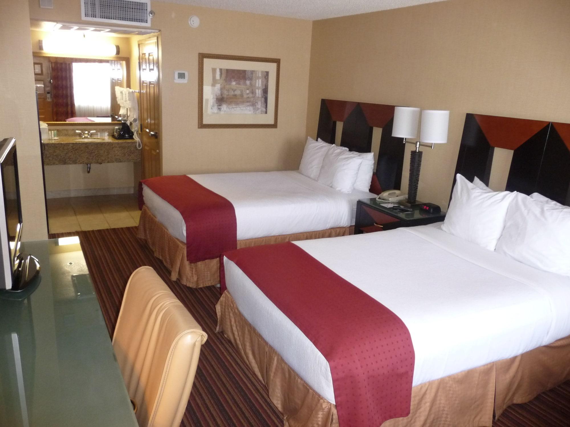 Ramada By Wyndham San Diego National City Exterior photo