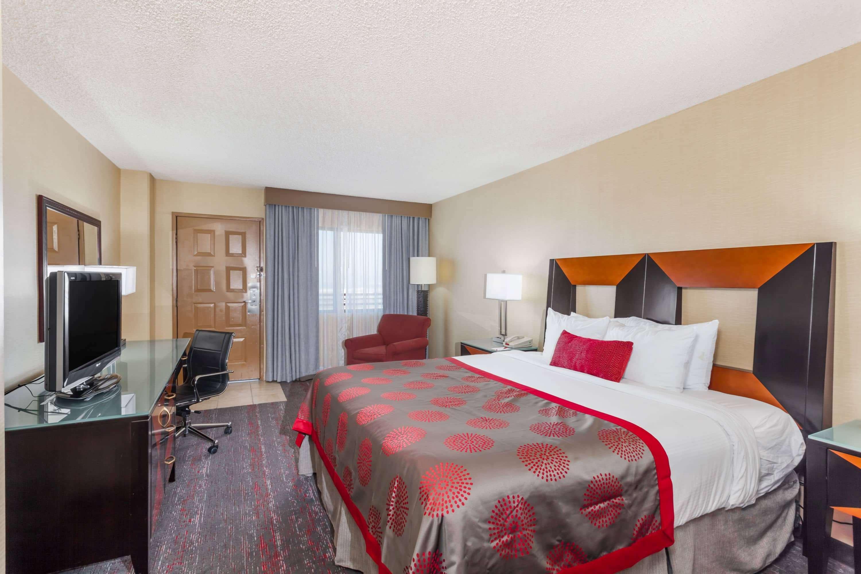 Ramada By Wyndham San Diego National City Exterior photo