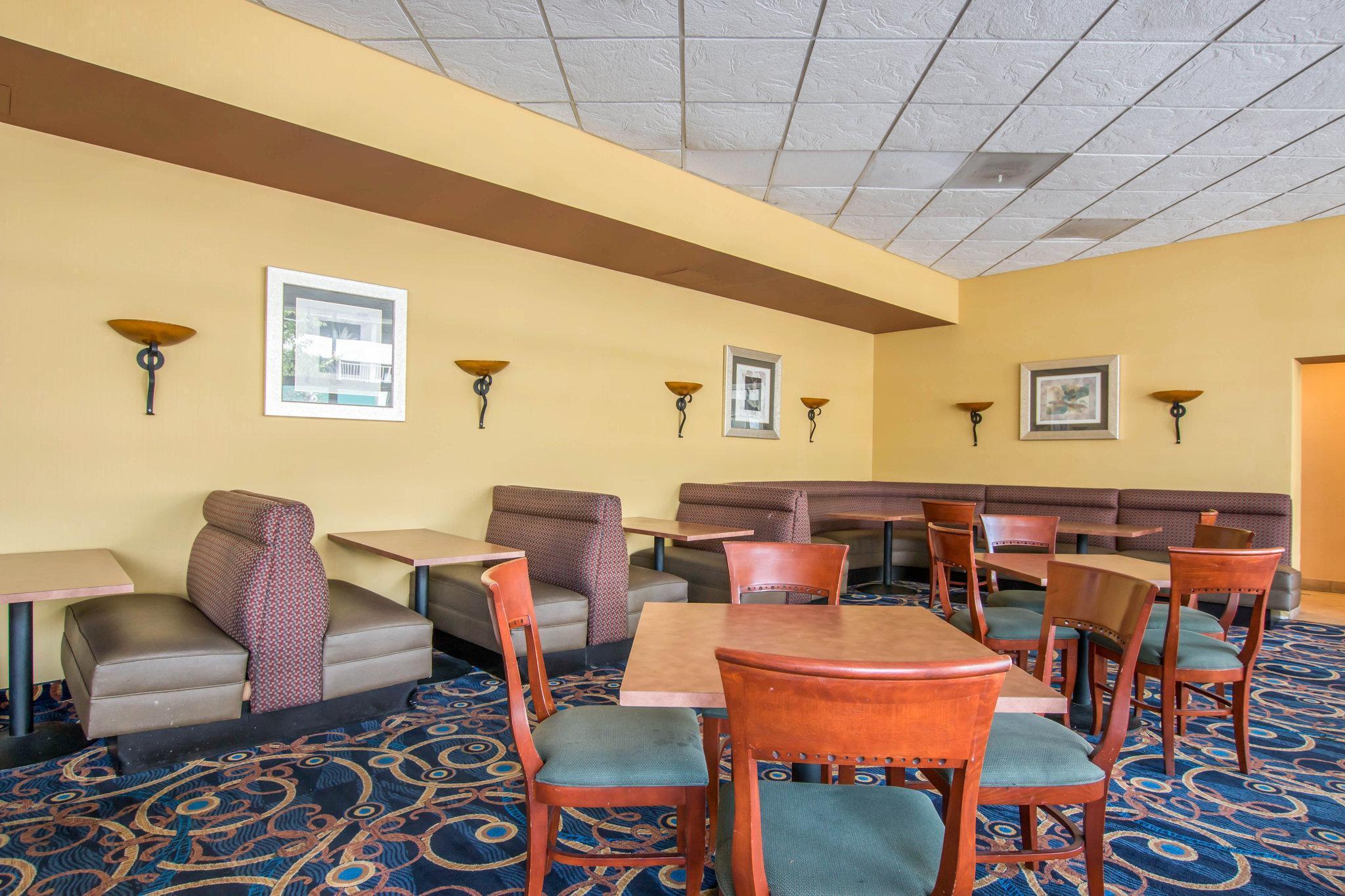 Ramada By Wyndham San Diego National City Exterior photo