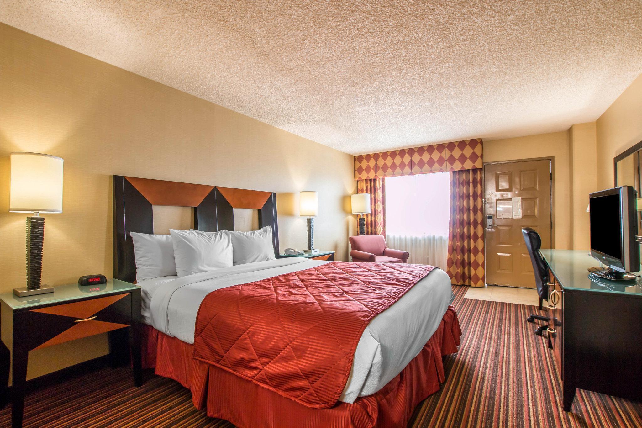 Ramada By Wyndham San Diego National City Exterior photo